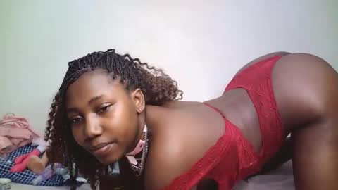Snapshot of horny_cutiey chatting on 04-28-26, 02:27 cutiey online show from 04-28-26, 02:27