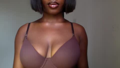 Snapshot of horny_goddess_delilah chatting on 05-13-26, 11:51 delilah online show from 05-13-26, 11:51