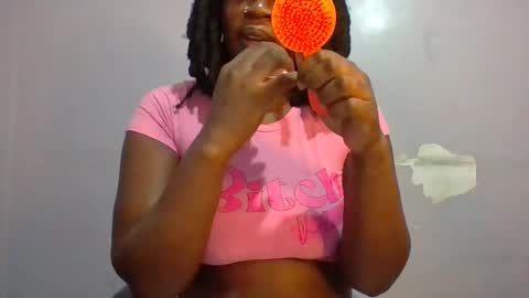 Snapshot of horny_hearts chatting on 05-16-26, 03:03 phanice online show from 05-16-26, 03:03