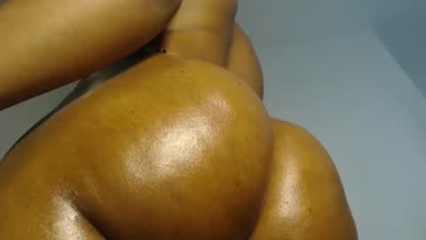 Snapshot of horny_iris chatting on 05-27-26, 01:57 Iris online show from 05-27-26, 01:57