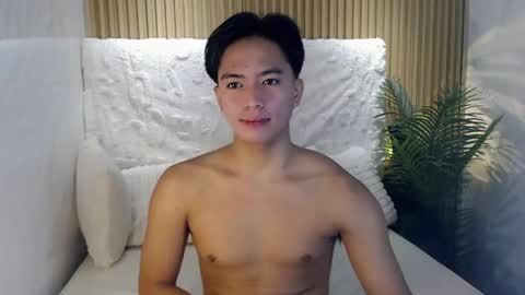 Snapshot of horny_jamesxx chatting on 05-20-26, 12:39 cum boy james online show from 05-20-26, 12:39