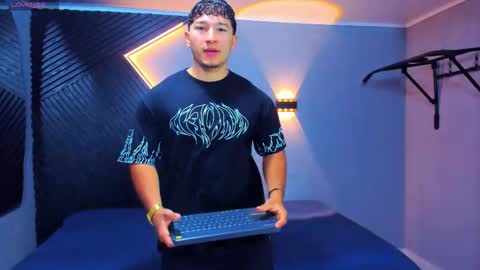 horny_nick18 online show from 03-13-26, 11:28