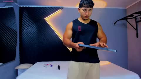 horny_nick18 online show from 04-13-26, 04:12