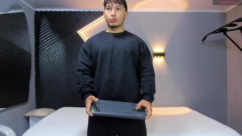 Snapshot of horny_nick18 chatting on 04-25-26, 11:35 horny_nick18 online show from 04-25-26, 11:35