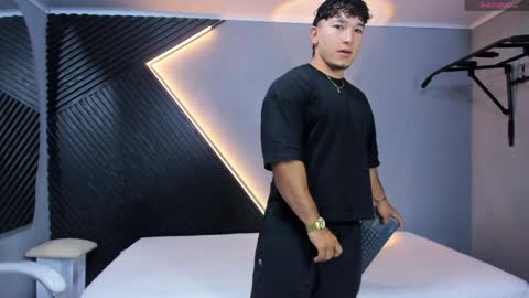 Snapshot of horny_nick18 chatting on 04-27-26, 01:42 horny_nick18 online show from 04-27-26, 01:42