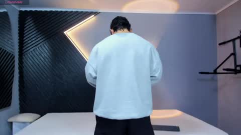 Snapshot of horny_nick18 chatting on 04-28-26, 01:27 horny_nick18 online show from 04-28-26, 01:27