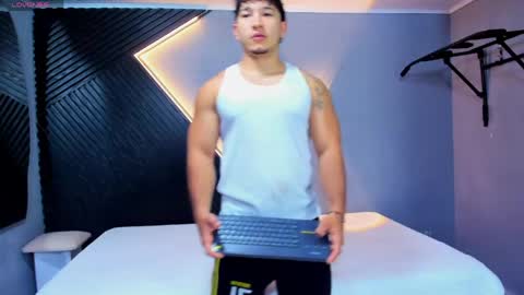 Snapshot of horny_nick18 chatting on 05-06-26, 11:37 horny_nick18 online show from 05-06-26, 11:37