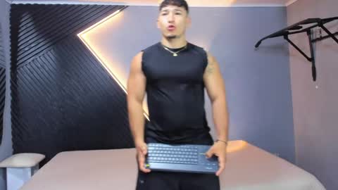Snapshot of horny_nick18 chatting on 05-14-26, 11:17 horny_nick18 online show from 05-14-26, 11:17
