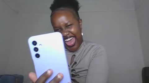 Lucy online show from 04-01-26, 01:23