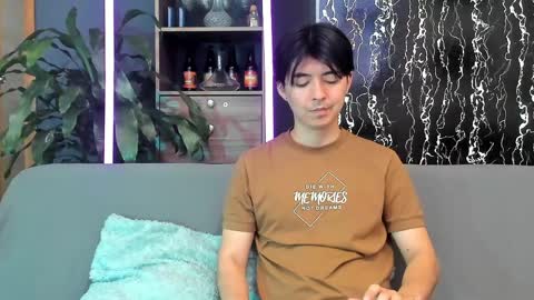 Snapshot of horny_twinks_guys chatting on 04-12-26, 02:33 Alex and Camilo online show from 04-12-26, 02:33