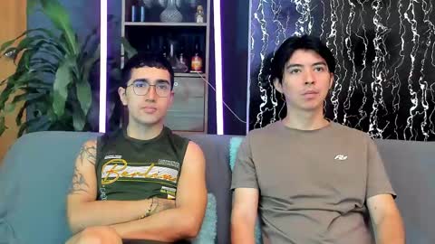 Snapshot of horny_twinks_guys chatting on 05-19-26, 02:45 Alex and Camilo online show from 05-19-26, 02:45