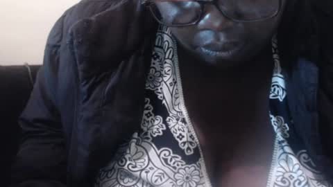 Snapshot of hornybigtitts chatting on 02-01-25, 04:35 monica zain online show from 02-01-25, 04:35