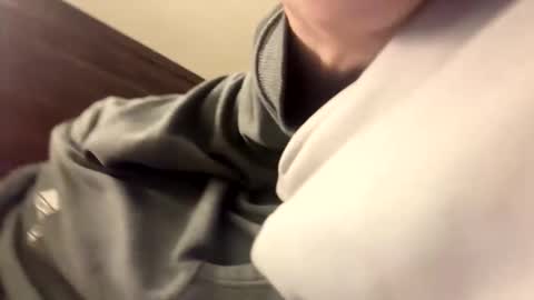 Snapshot of hornyboi2710 chatting on 03-29-26, 04:40 Justin 7 inches online show from 03-29-26, 04:40