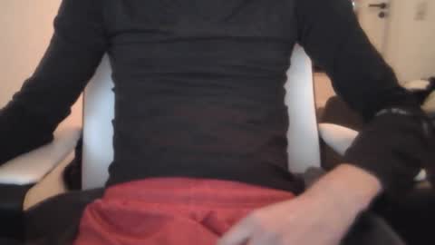 hornygermancollegeboy0 online show from 11-29-25, 03:26