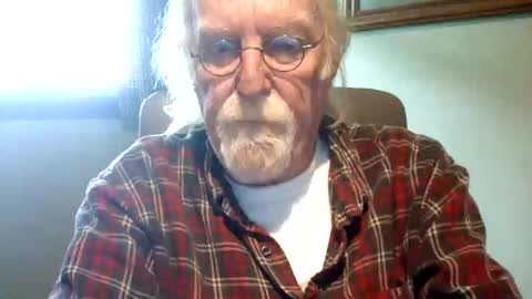Snapshot of hornyinohio9 chatting on 05-09-26, 01:27 HornyInOhio9 online show from 05-09-26, 01:27