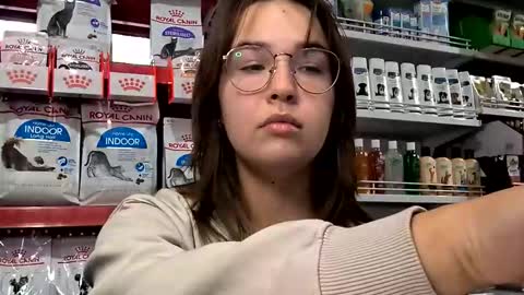 Snapshot of hornykitty_x chatting on 11-08-25, 12:27 Alisa and Mike online show from 11-08-25, 12:27