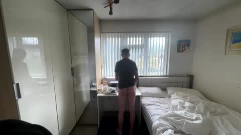 Snapshot of hornylondo chatting on 09-15-25, 10:26 Hornylondon online show from 09-15-25, 10:26