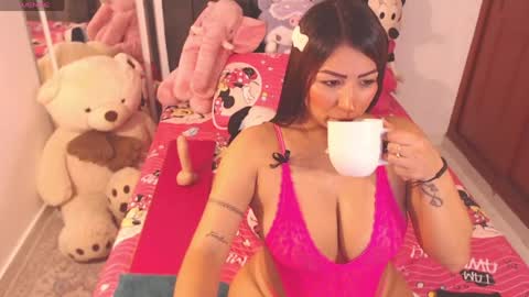  C I A R A  online show from 05-21-26, 01:51