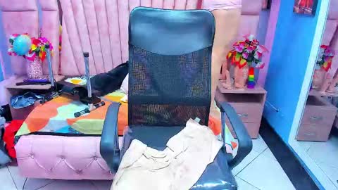 hornyskinny26 online show from 02-15-26, 05:48