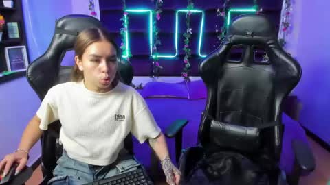 hornyy mom online show from 02-08-25, 01:44