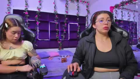 hornyy mom online show from 10-22-25, 01:44