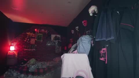 Snapshot of horror_circus chatting on 12-08-24, 06:54 Messalina Horror online show from 12-08-24, 06:54