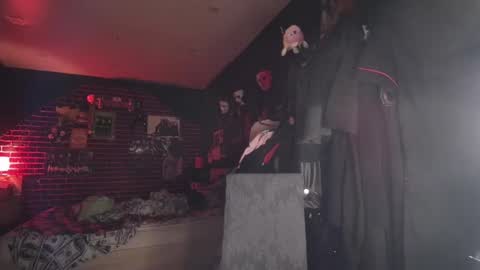 Snapshot of horror_circus chatting on 02-12-25, 12:05 Messalina Horror online show from 02-12-25, 12:05