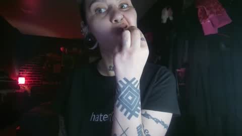 Snapshot of horror_circus chatting on 02-24-25, 04:16 Messalina Horror online show from 02-24-25, 04:16