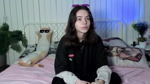 Mia online show from 10-13-25, 08:25