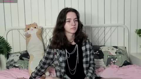 Mia online show from 10-15-25, 08:25