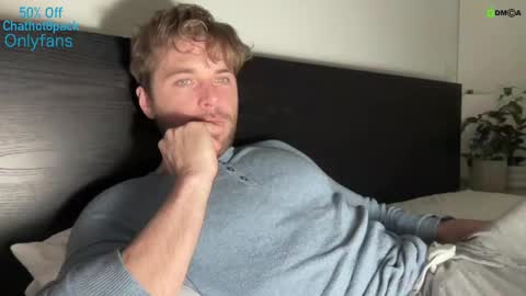 Snapshot of hot8pack01 chatting on 12-20-24, 04:09 Edward aka Wolf online show from 12-20-24, 04:09