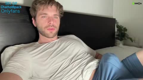 Snapshot of hot8pack01 chatting on 01-08-25, 04:23 Edward aka Wolf online show from 01-08-25, 04:23