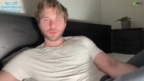 Snapshot of hot8pack01 chatting on 01-31-25, 04:03 Edward aka Wolf online show from 01-31-25, 04:03