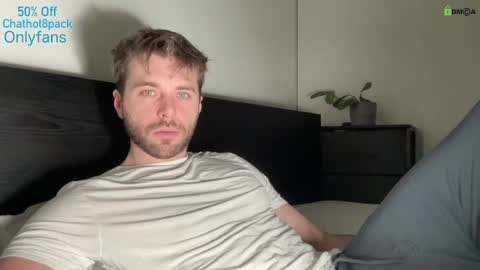 Snapshot of hot8pack01 chatting on 02-10-25, 10:09 Edward aka Wolf online show from 02-10-25, 10:09