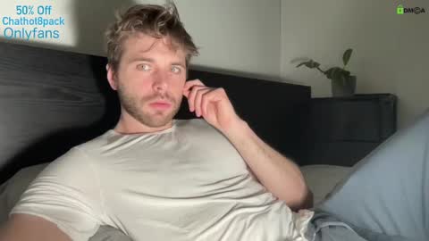 Snapshot of hot8pack01 chatting on 03-07-25, 10:21 Edward aka Wolf online show from 03-07-25, 10:21