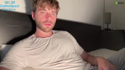 Snapshot of hot8pack01 chatting on 10-03-25, 07:44 Edward aka Wolf online show from 10-03-25, 07:44