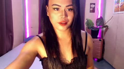 Snapshot of hot_babe0802 chatting on 06-20-26, 02:36 HANNA online show from 06-20-26, 02:36