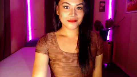 Snapshot of hot_babe0802 chatting on 07-17-26, 10:11 HANNA online show from 07-17-26, 10:11