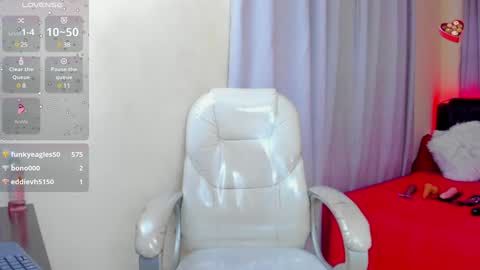 Snapshot of hot_beauty__ chatting on 01-16-25, 08:00 VALENTINA online show from 01-16-25, 08:00