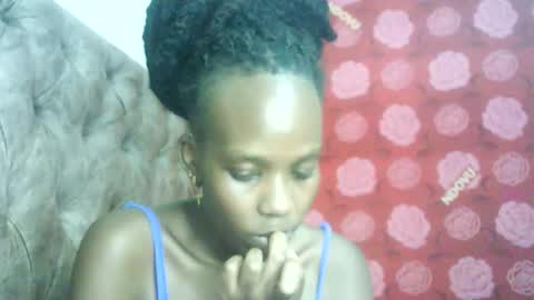 Snapshot of hot_berry2003 chatting on 10-04-25, 01:20 Millie online show from 10-04-25, 01:20