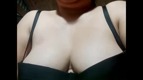 hot_boobs21 online show from 03-09-25, 09:14