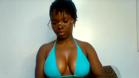 Snapshot of hot_cammy08 chatting on 06-13-26, 10:18 sweet cammy online show from 06-13-26, 10:18