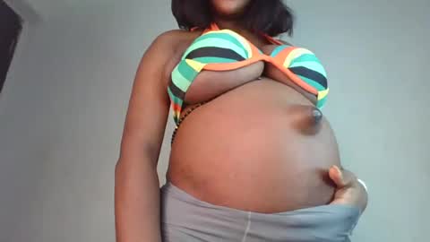 Zarah online show from 07-28-26, 04:27