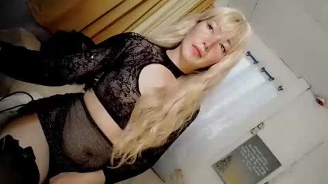 Snapshot of hot_claudia69 chatting on 01-17-26, 02:38 its me CLAUDIA online show from 01-17-26, 02:38