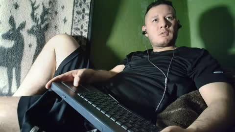 hot_guy36 online show from 04-05-26, 03:47