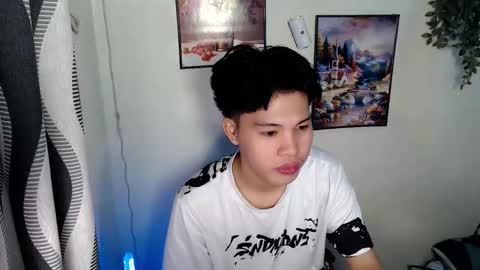 Snapshot of hot_kisser19 chatting on 03-25-26, 02:45 mark online show from 03-25-26, 02:45