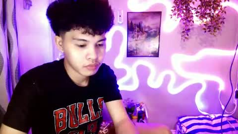 Snapshot of hot_kisser19 chatting on 07-08-26, 01:54 mark online show from 07-08-26, 01:54