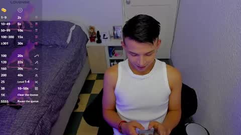 Snapshot of hot_latin_temptation chatting on 05-05-26, 01:46 Alejandro online show from 05-05-26, 01:46
