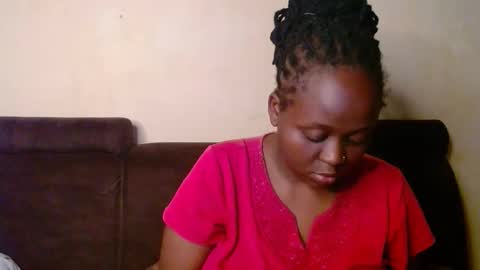 Linah online show from 11-16-25, 12:05