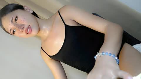 Snapshot of hot_little_angel18 chatting on 06-25-26, 04:23 hot_little_angel18 online show from 06-25-26, 04:23
